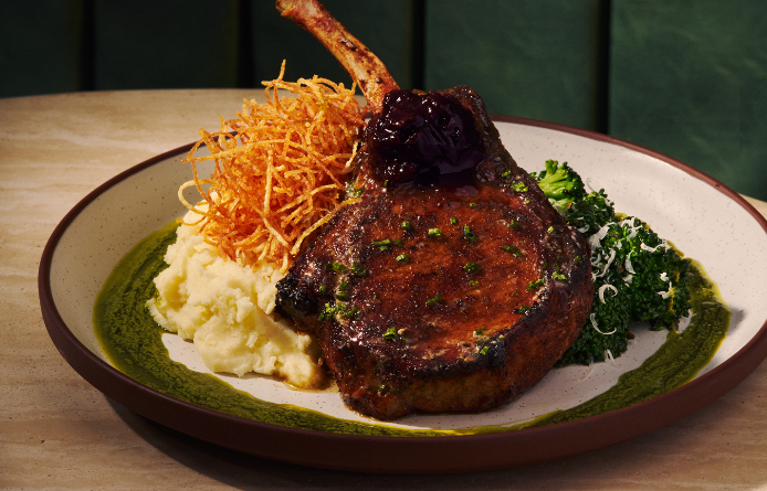 A plated entrée at Earls Miami Worldcenter